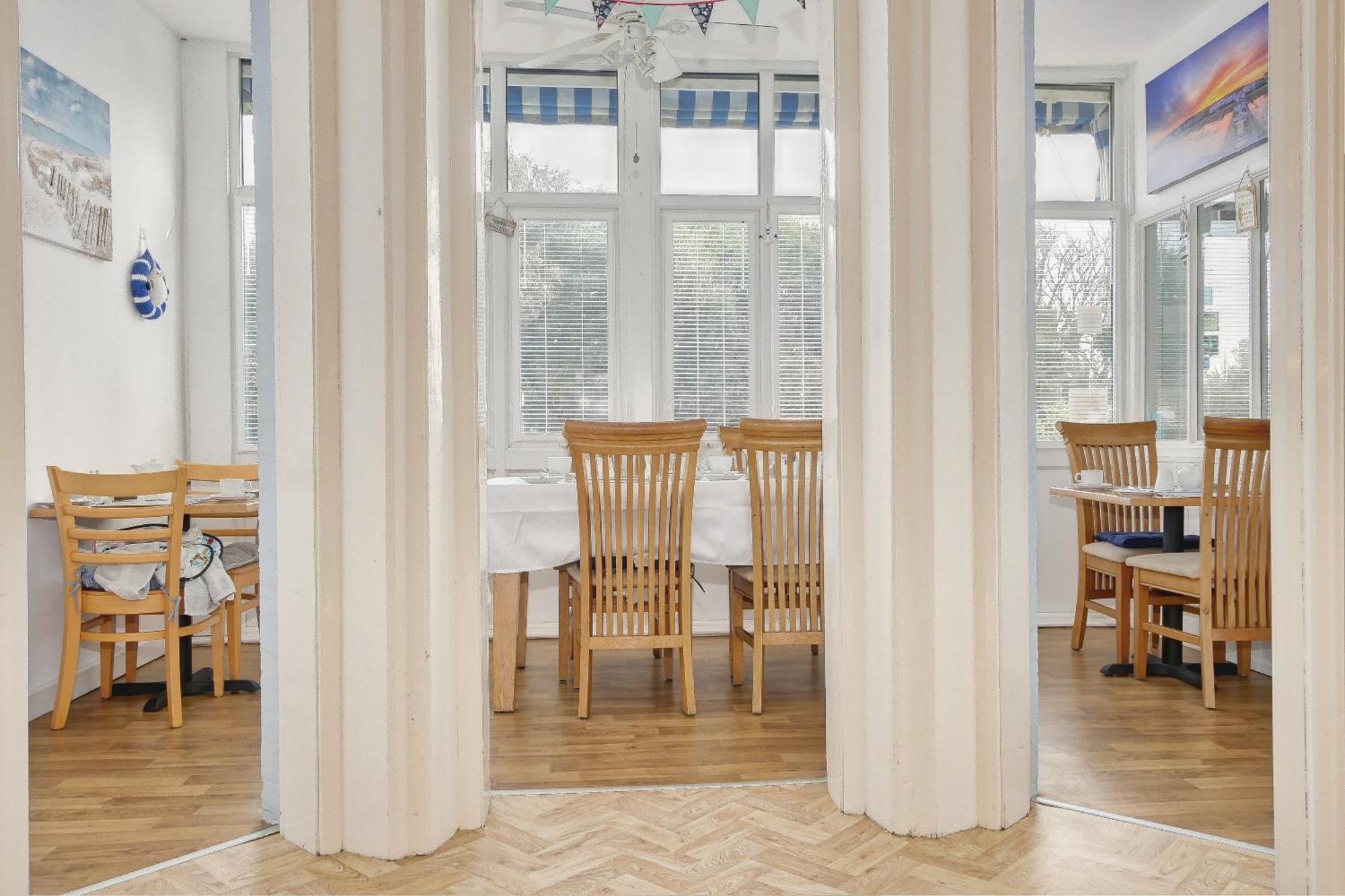 Bay Lodge Guest House Истбурн Экстерьер фото