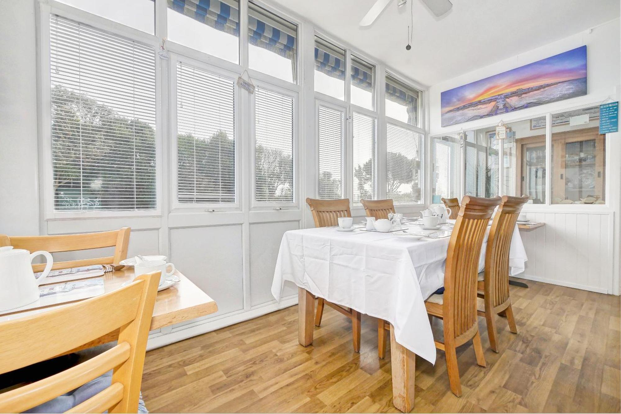 Bay Lodge Guest House Истбурн Экстерьер фото