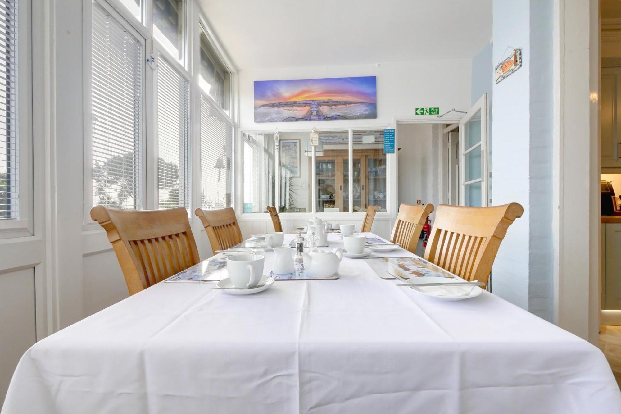 Bay Lodge Guest House Истбурн Экстерьер фото